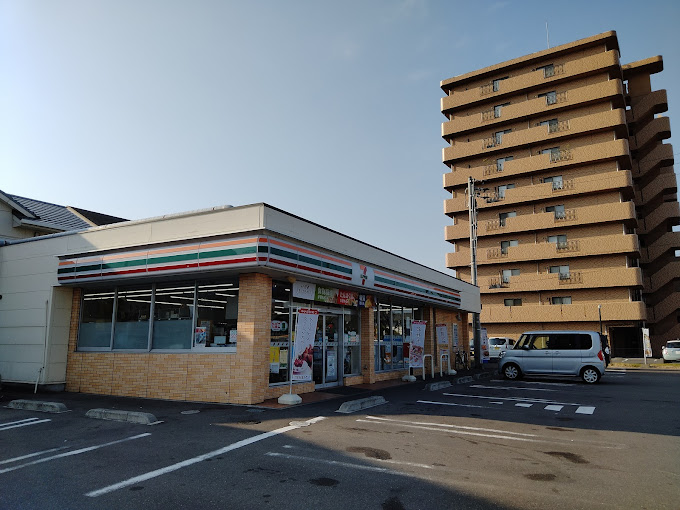 コンビニ　セブンイレブン 宇多津町平山店（コンビニ）まで771m