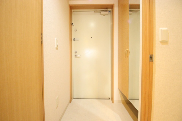 玄関　※別室の参考写真の為、現況優先です。