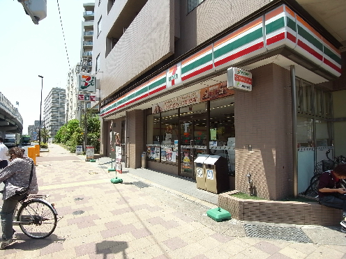 コンビニ　セブンイレブン 神戸浜崎通店（コンビニ）まで980m