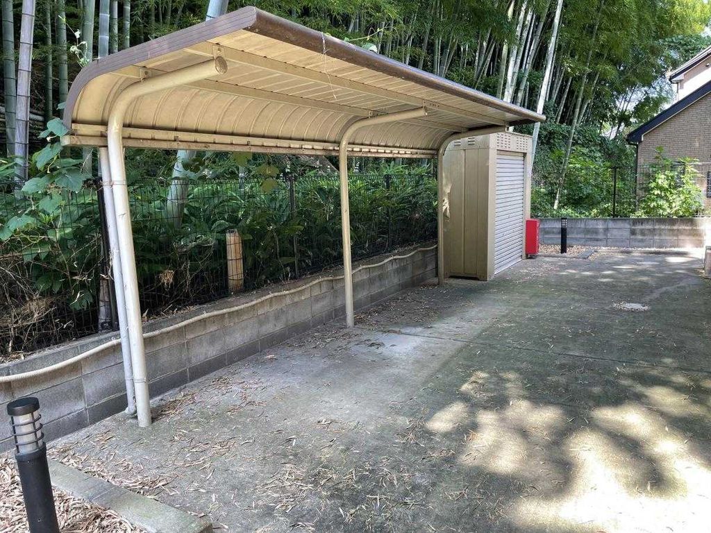 玄関　庭