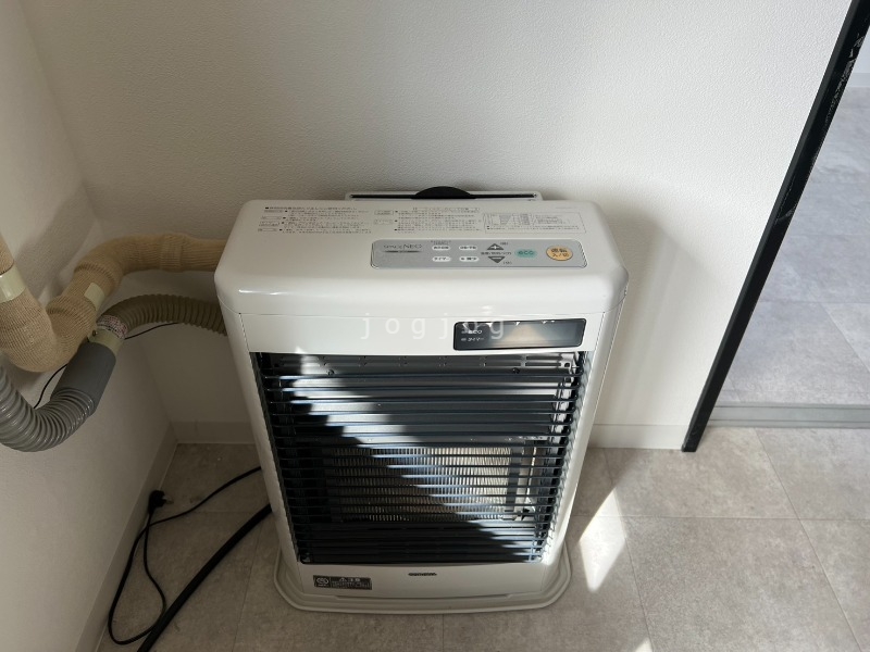 その他設備　冬はあったか石油ストーブです。