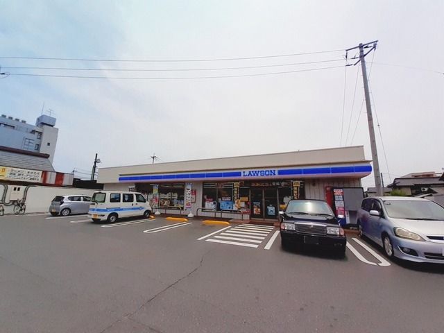 コンビニ　ローソン岡山伊島店（コンビニ）まで80m