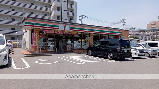 コンビニ　セブンイレブン博多板付7丁目店（コンビニ）まで334m