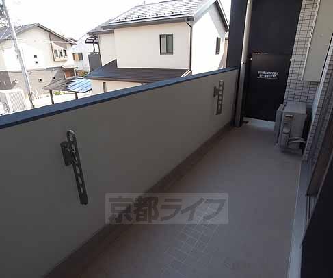 バルコニー　広すぎるバルコニー