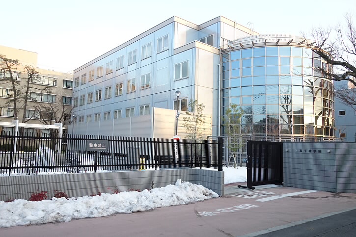 大学・短大　高千穂大学（大学・短大）まで318m