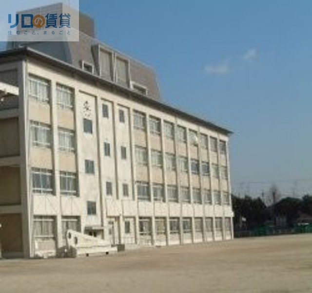 小学校　伊丹市立摂陽小学校（小学校）まで661m