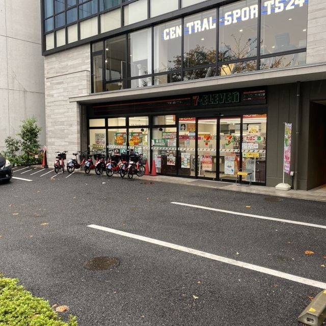 コンビニ　セブンイレブン千代田三番町店（コンビニ）まで128m