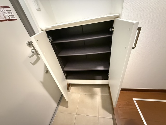 玄関　別部屋参考写真です