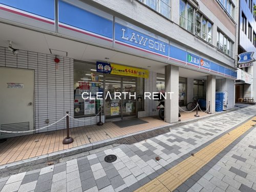 コンビニ　ローソン 新宿御苑駅前店（コンビニ）まで477m