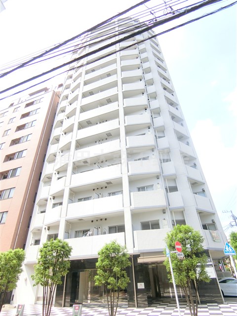 建物外観　2009年2月築　RC鉄筋コンクリート造地上15階建て1K~