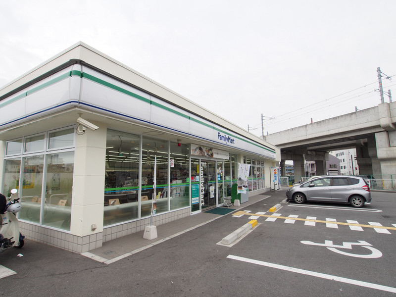 コンビニ　ファミリーマート奈良大森町店（コンビニ）まで188m