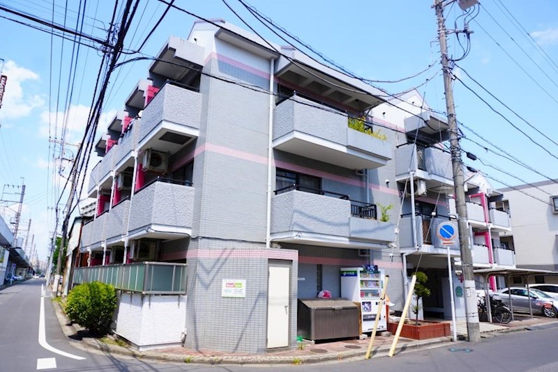 建物外観　新松戸駅徒歩５分（４００Ｍ）