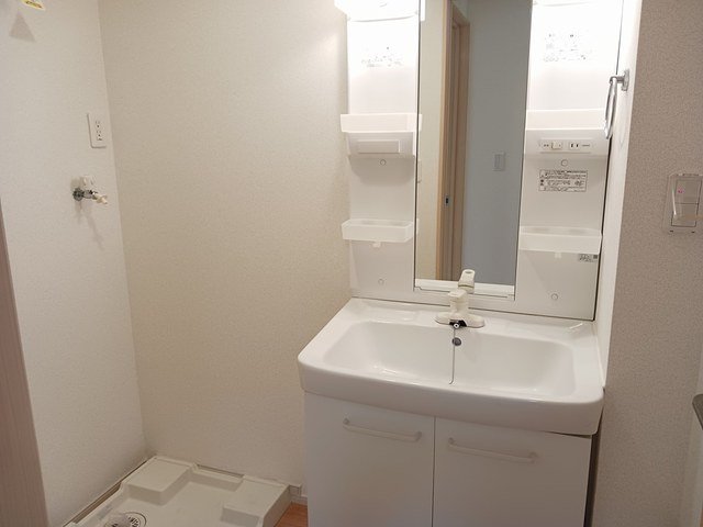洗面設備　忙しい朝には欠かせない洗面所です