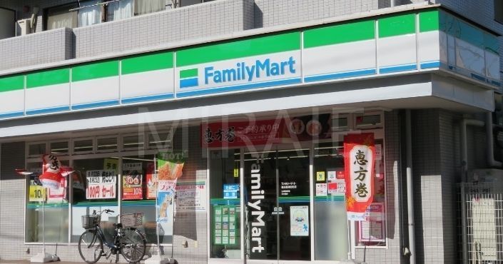 コンビニ　ファミリーマート横浜長津田町店（コンビニ）まで460m
