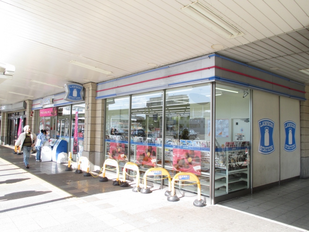 コンビニ　ローソン西明石駅店（コンビニ）まで286m
