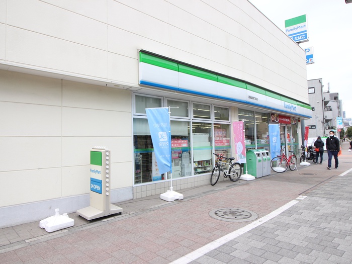 コンビニ　ファミリーマート西池袋四丁目店（コンビニ）まで345m