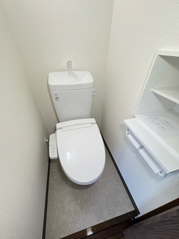 トイレ　※他部屋参考写真