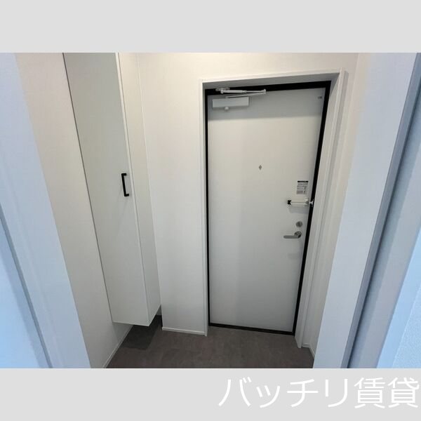 玄関　画像は、同型タイプの為、現状を優先いたします。