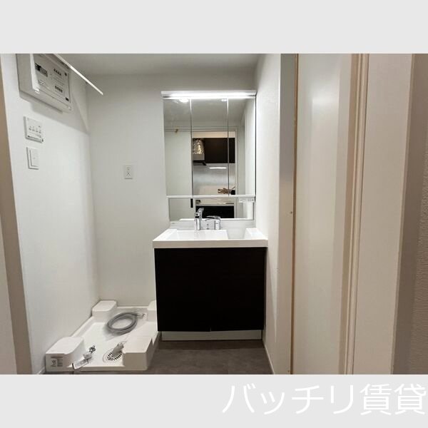 洗面設備　画像は、同型タイプの為、現状を優先いたします。