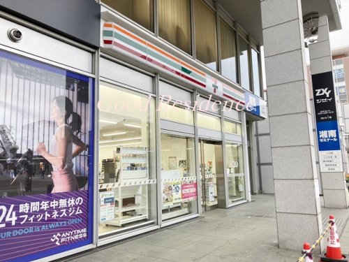 コンビニ　セブン-イレブン 横浜センター南駅前店（コンビニ）まで198m