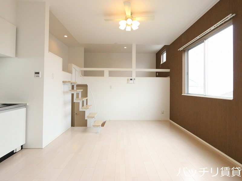 居室・リビング　同間取の為、現状を優先いたします。