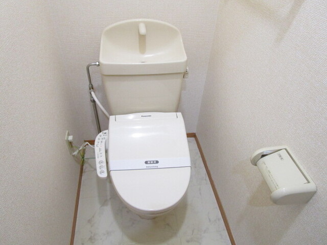 トイレ　温水洗浄暖房便座