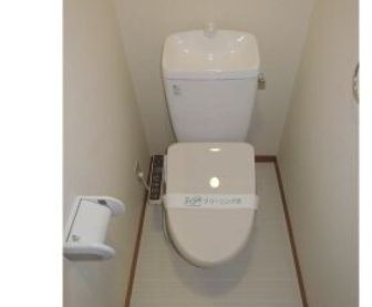 トイレ　清潔感のあるトイレです