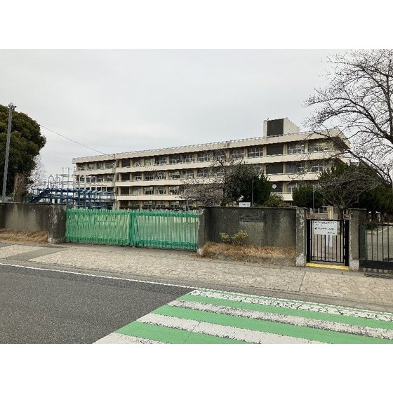 小学校　高崎市立中居小学校（小学校）まで448m