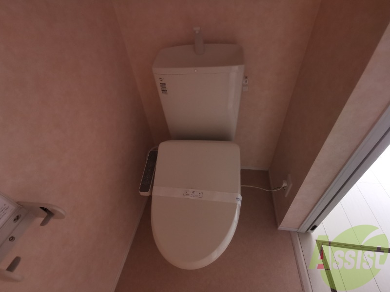 トイレ　トイレはシンプルで清潔感がありますね～。