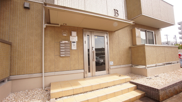 上越新幹線 新潟駅 バス乗車時間：20分 最寄りバス停で下車 徒歩4分 3階建 築14年の外観写真