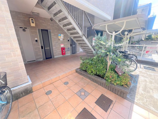 エントランス　綺麗なエントランスです。