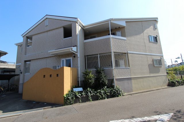 建物外観　落ち着いた雰囲気の外観です