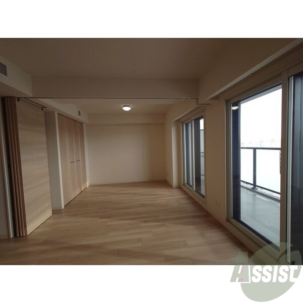その他部屋・スペース　日当たりが良くて心地よく過ごせそうなお部屋です。
