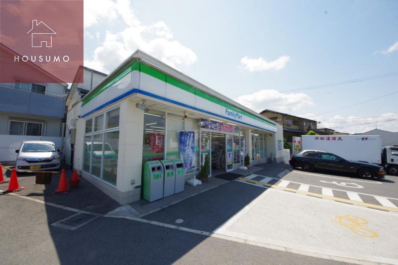 コンビニ　ファミリーマート東石切公園前店（コンビニ）まで598m