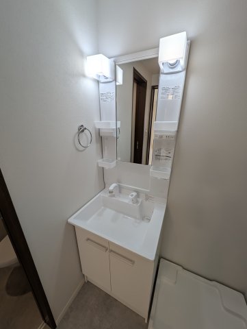 洗面設備　同メーカー施工　別部屋イメージ写真