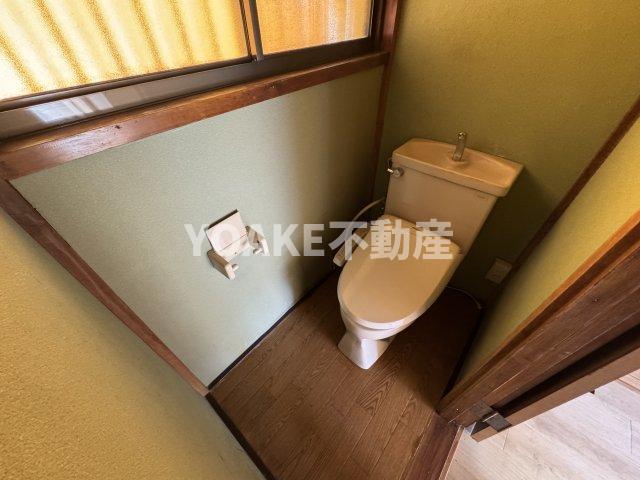 トイレ　1階のお部屋の写真となります。現況優先。