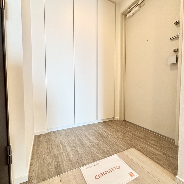 玄関　※写真は同タイプ住戸です。
