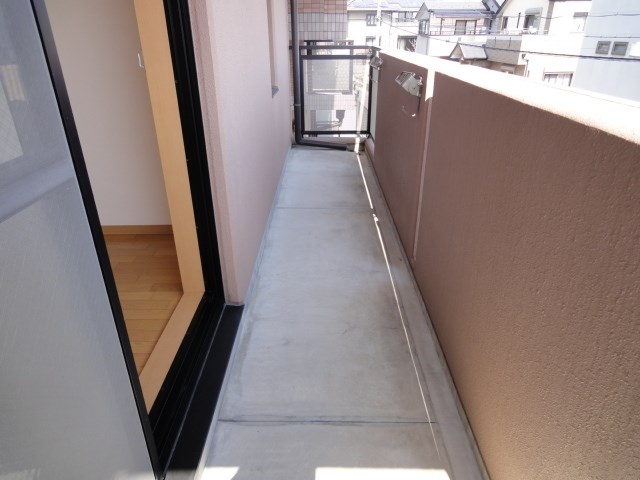 湖西線 おごと温泉駅 徒歩4分 3階建 築24年の内装写真