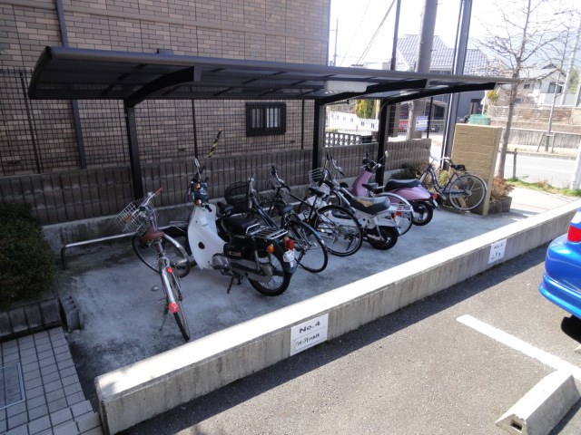 湖西線 おごと温泉駅 徒歩4分 3階建 築24年の外観写真