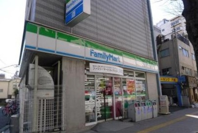 コンビニ　ファミリーマート明大前店（コンビニ）まで156m