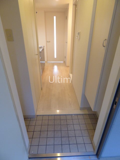 玄関　違うお部屋の写真です。ご参考までに