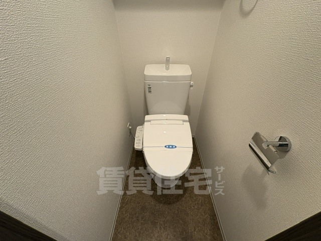 北大阪急行 緑地公園駅 徒歩9分 10階建 築2年のトイレ写真