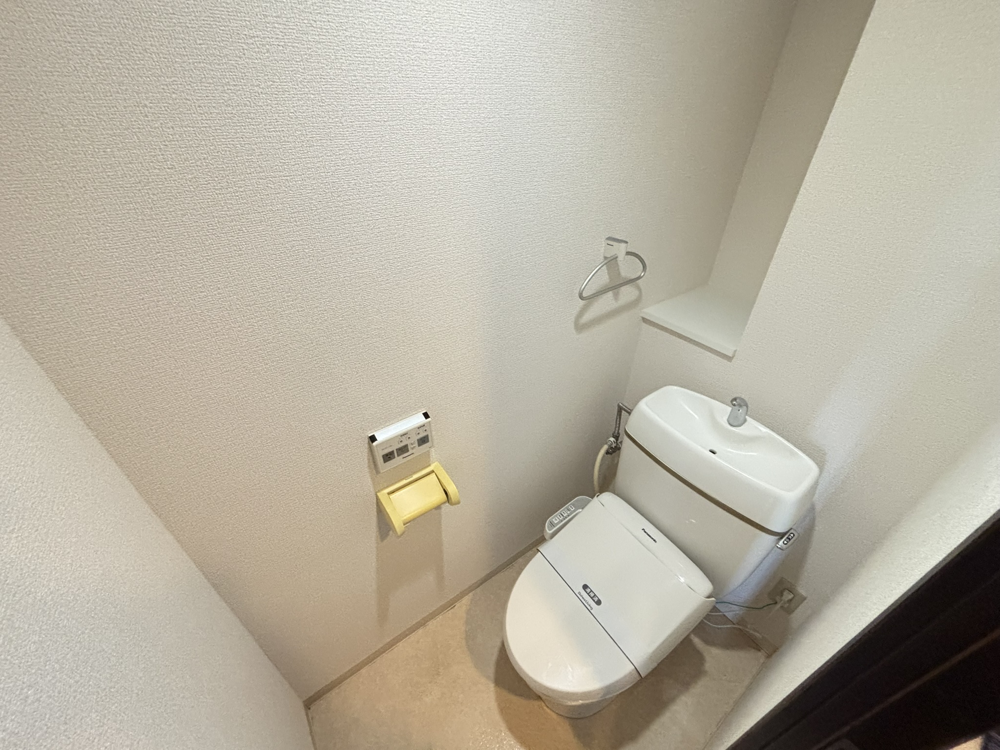 ＪＲ仙石線 榴ケ岡駅 徒歩10分 5階建 築16年のトイレ写真