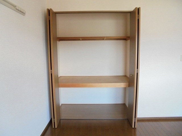 収納　写真は303号室です。（参考）