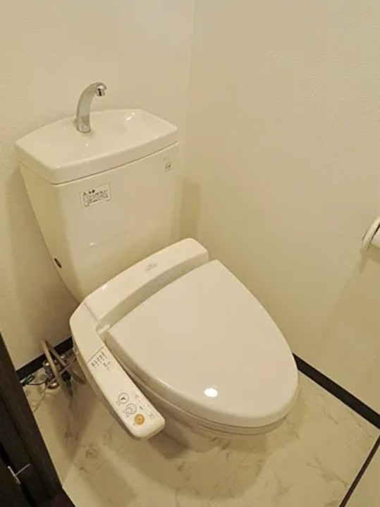 ＪＲ京浜東北線 大井町駅 徒歩10分 13階建 築21年のトイレ写真
