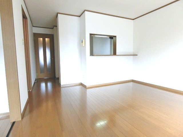 シャンポールカカミノ Aの居間写真