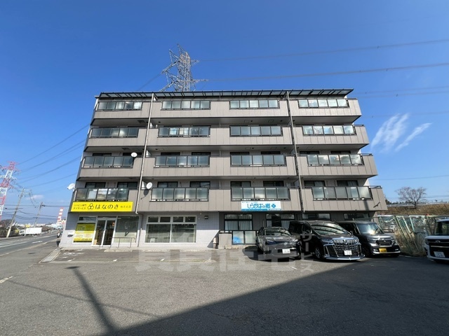 ＪＲ片町線 長尾駅 バス乗車時間：11分 最寄りバス停で下車 徒歩10分 築33年