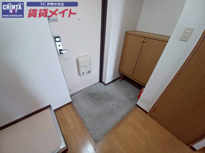 コートドール久留山の玄関写真