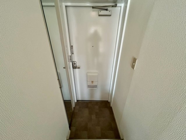 シャロームヒラノの玄関写真