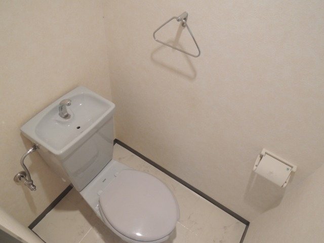 トイレ　同物件別部屋